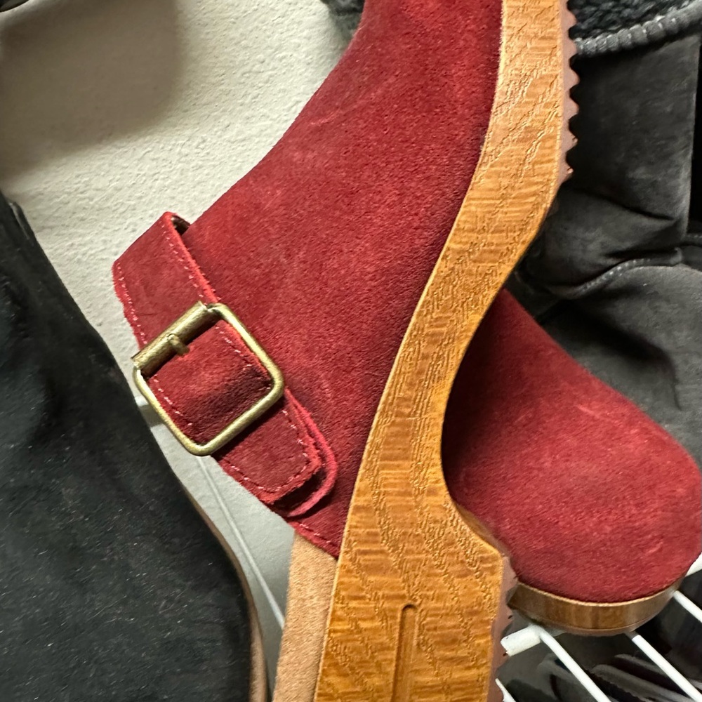 White Mountain Women's Burgundy Suede Mules - Picture 2 of 3